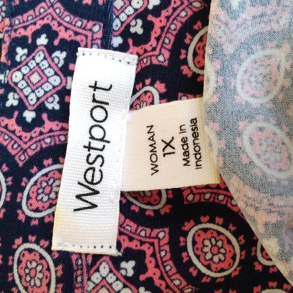 SOLD Westport Soft & stretchy blue bandana print blouse - Picture 7 of 8